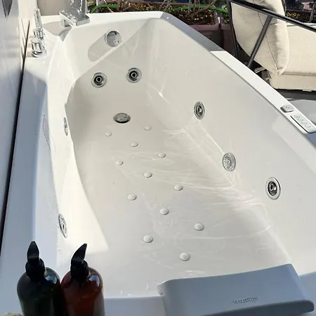 Bs5 Center With Jaccuzzi Daire