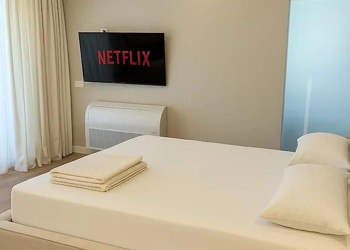 Bs5 Center With Jaccuzzi * Durrës