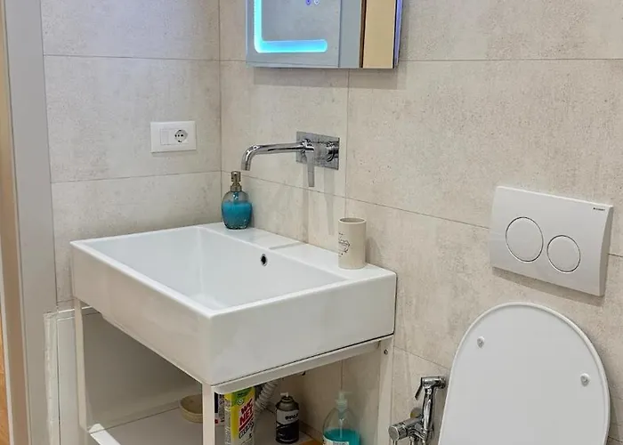 Bs5 Center With Jaccuzzi Durrës